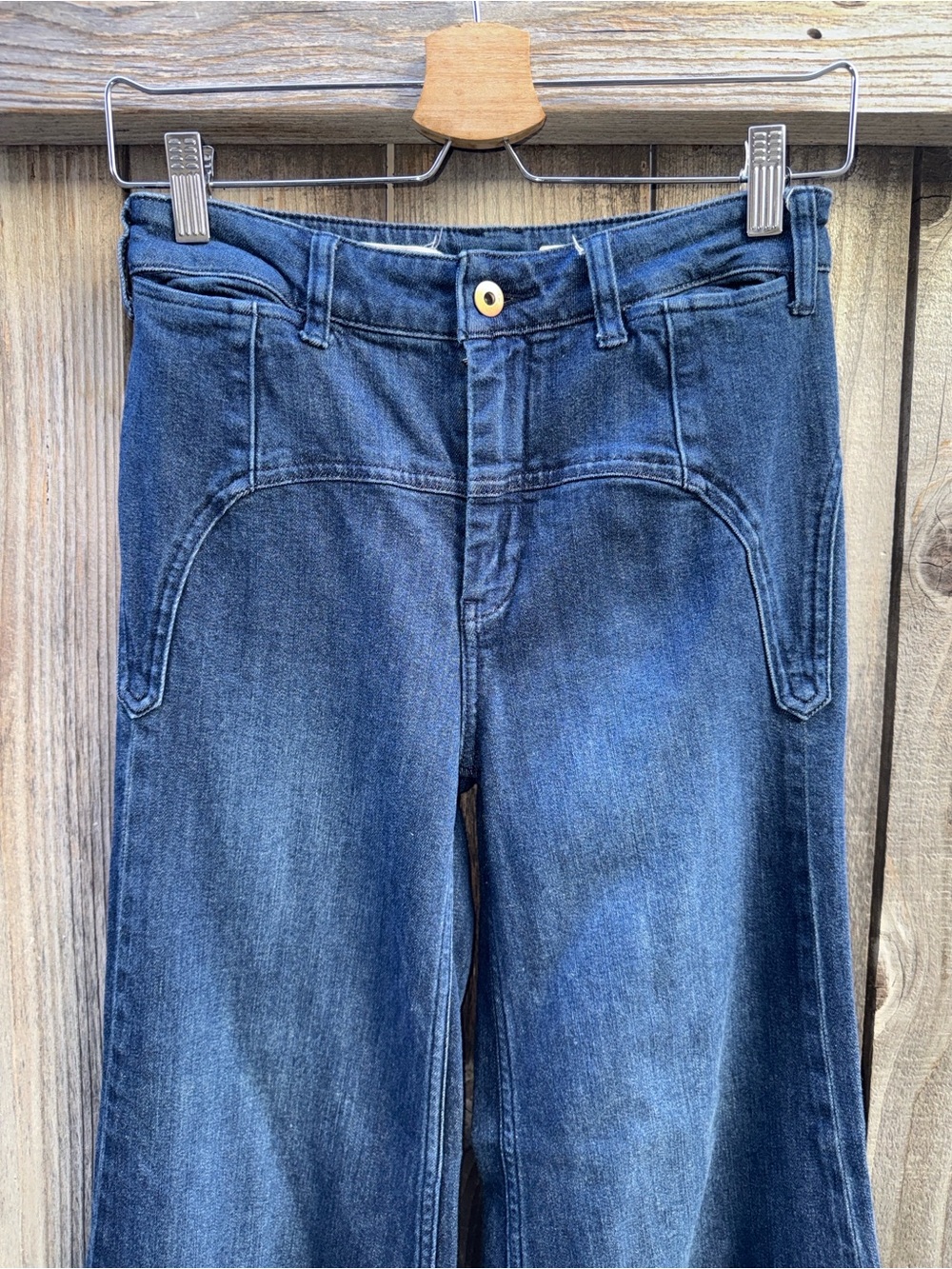 Pilcro Ultra High-Rise Slim Flare Jeans Size 26 - Picture 7 of 10